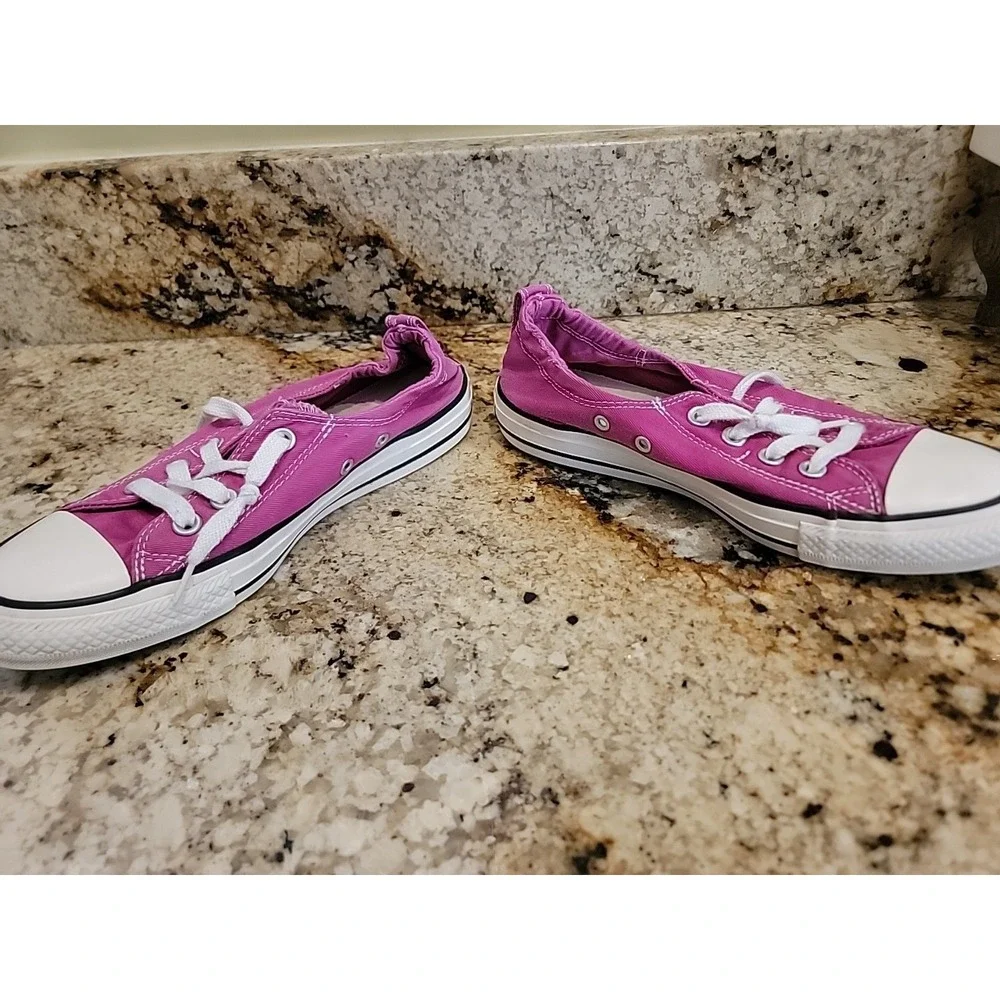 Converse  All Star Low Canvas Shoes Womens Size 7 Pink Elastic Heel.  EUC